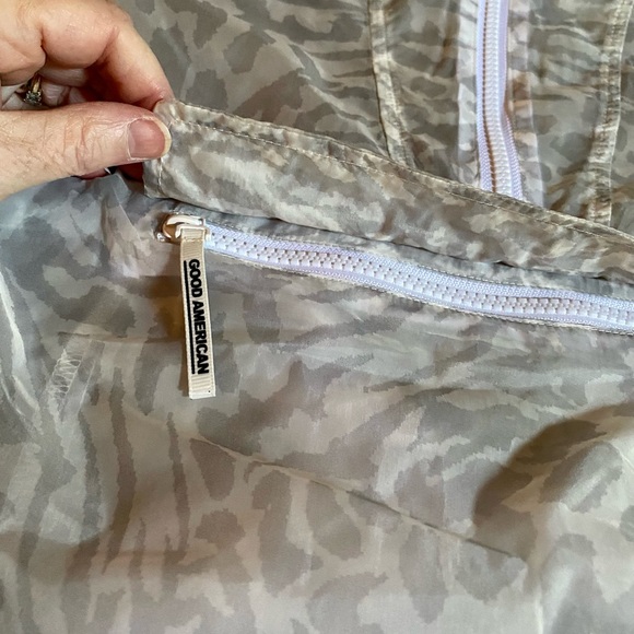 ✨GOOD AMERICAN Icy Leopard Print Windbreaker Jacket✨ NWT - Picture 6 of 16